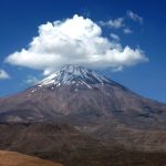 ابرهای بارانی بر فراز کوه دماوند